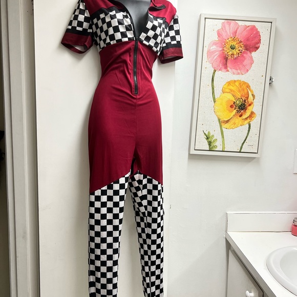 CUTE JUMPSUIT - Picture 2 of 2